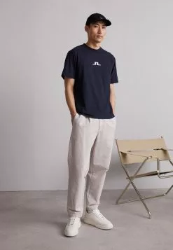 J.Lindeberg Affär -J.Lindeberg Affär 093780844d4841e3a92129c0d19c9946